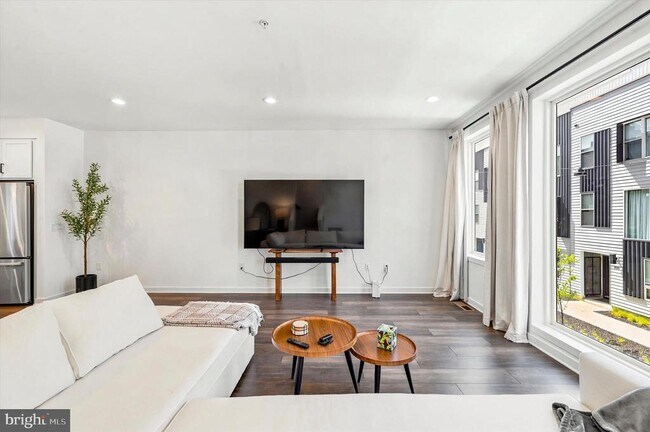Foto del edificio - 3005 Birchview Walk