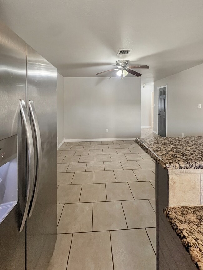 Foto del edificio - 6707 NW Compass Dr