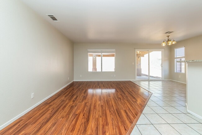 Building Photo - 5337 N Padero Dr