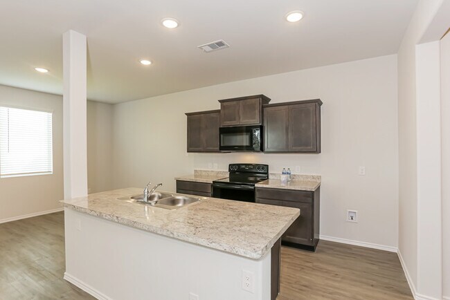 Foto del edificio - Christian Meadows - 1314 Ester Ln. Ennis, ...