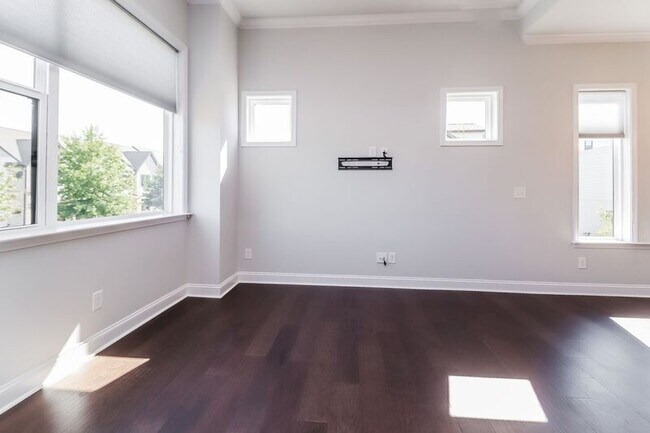 Building Photo - 5870 Ardrey Kell Rd