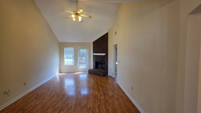 Foto del edificio - 5434 Kindle Creek Dr