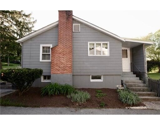 Primary Photo - 166 May St