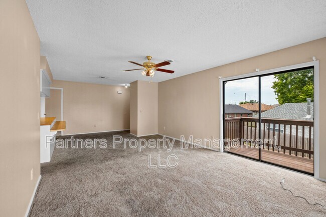 Building Photo - 1318 W Centennial Dr