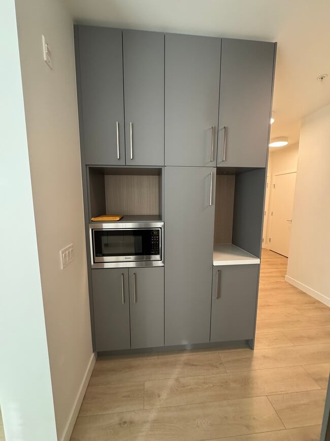 Building Photo - 603 Regan Av