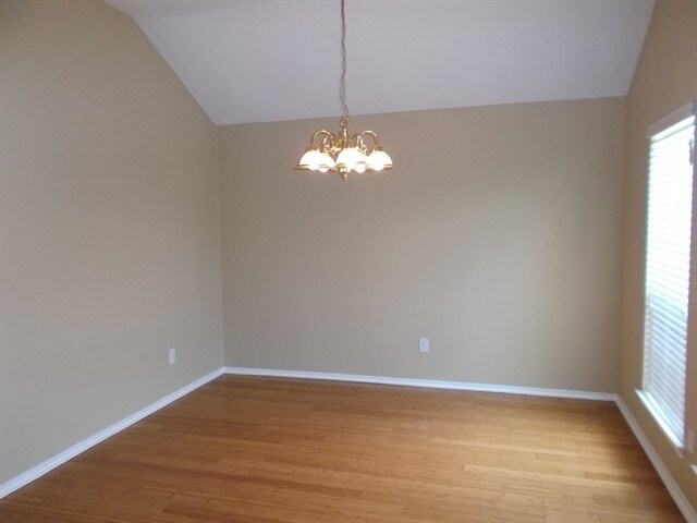 Building Photo - 1835 Manor Dr