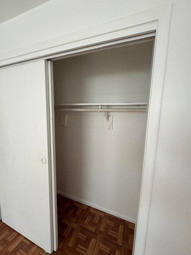 Foto del edificio - 1245 W 35th St