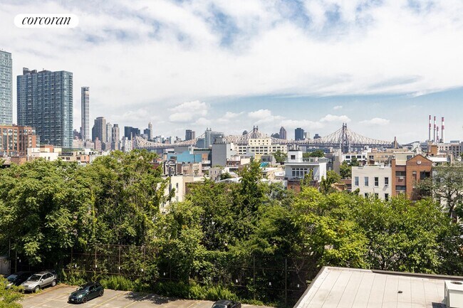 Foto del edificio - 1063-63 Jackson Ave