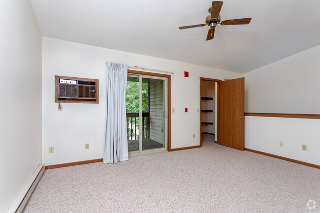 2HAB, 1BA - Eagle View Apartments