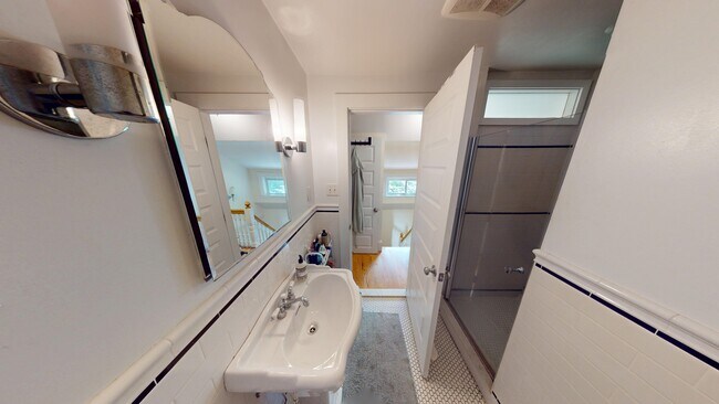 Building Photo - 1 Woodstock Ave