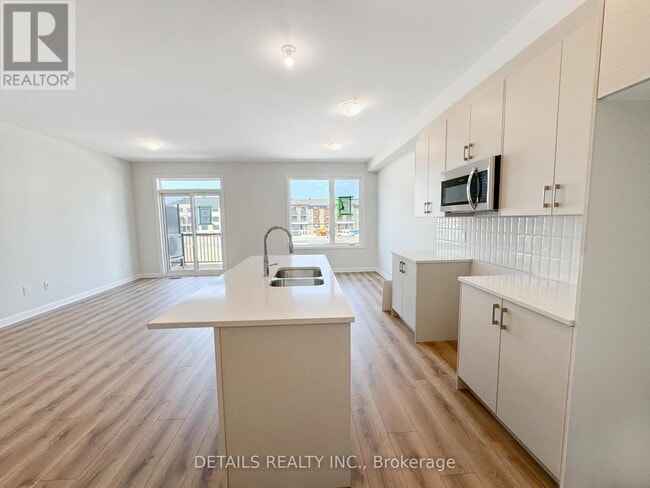 Building Photo - 380 Clearpath Private