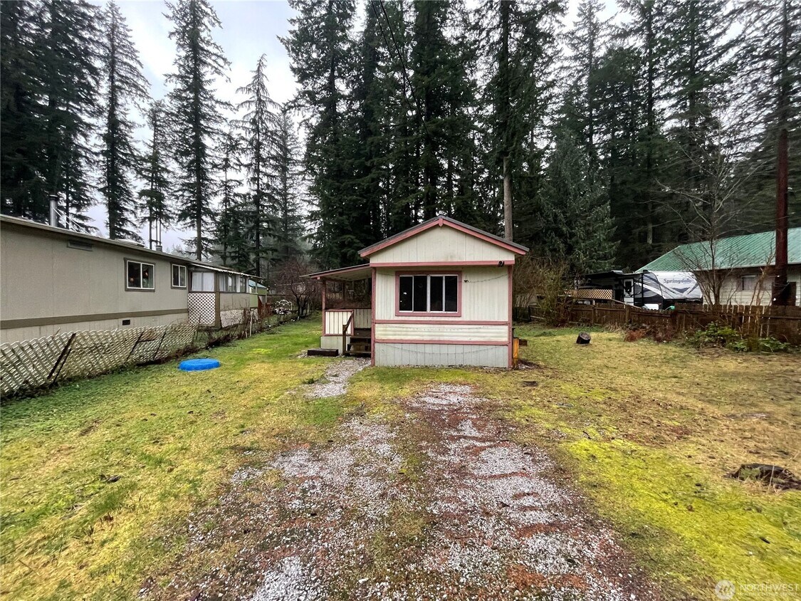 Foto del edificio - 8540 Juniper Pl