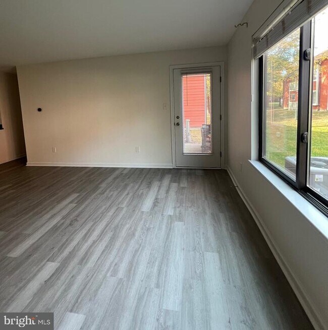 Foto del edificio - 2807A Auburn Ct