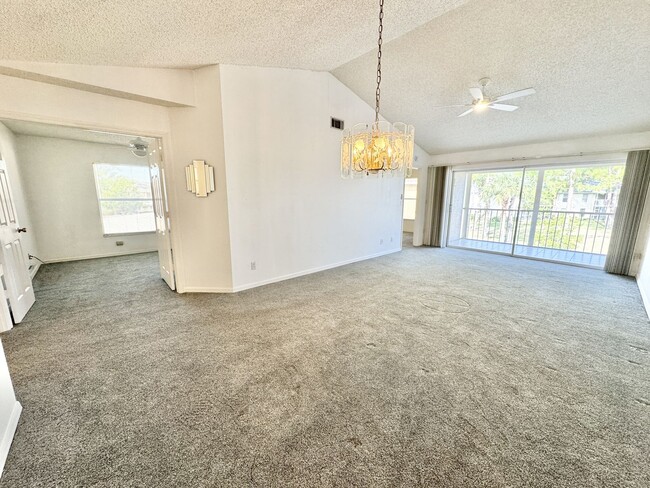 Building Photo - ** NEWCASTLE ** BERKSHIRE LAKES ** 3 BED /...