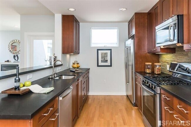 Building Photo - 1521 Sutter Street, Unit 504