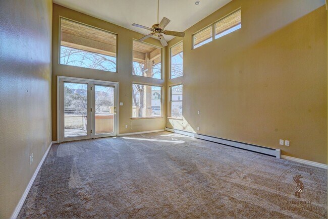 Building Photo - 2027 Charis Ct