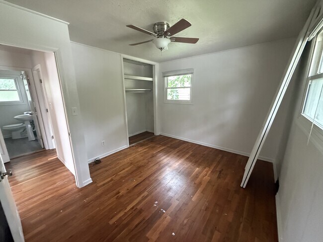 Foto del edificio - 604 Thornton Ave