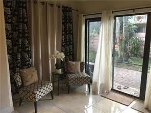 Building Photo - 3 br, 2.5 bath Townhome - Valencia Village