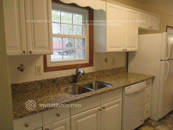 Foto del edificio - 3142 Country Lake Dr