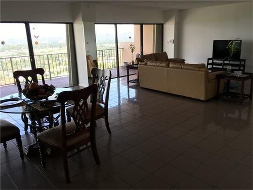 Building Photo - 1800 NE 114th St