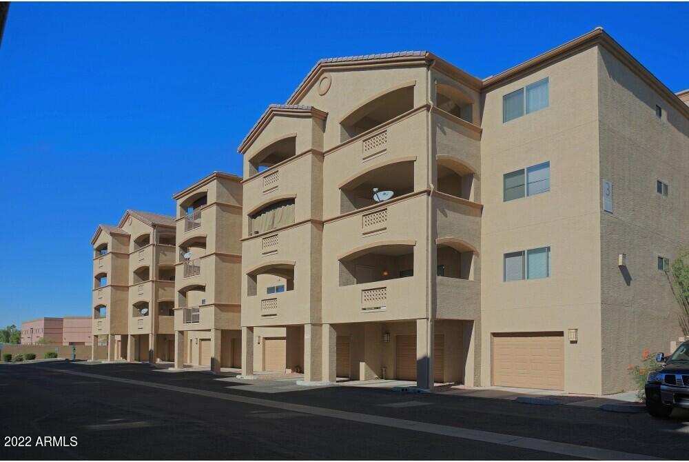 Building Photo - 920 E Devonshire Ave