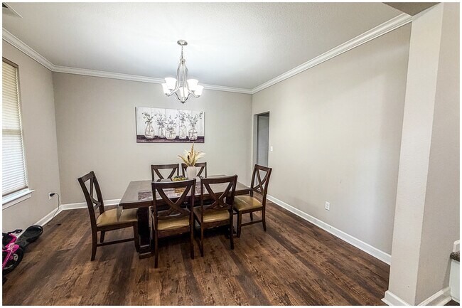 Foto del edificio - 1321 Parkdale St