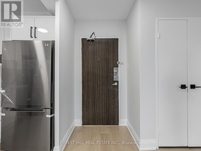 Photo du bâtiment - 377 Ridelle Ave