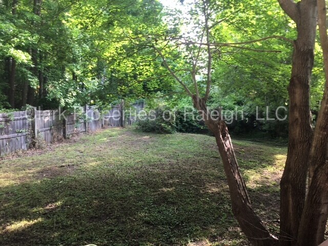 Foto del edificio - 712 Kimpton Ct