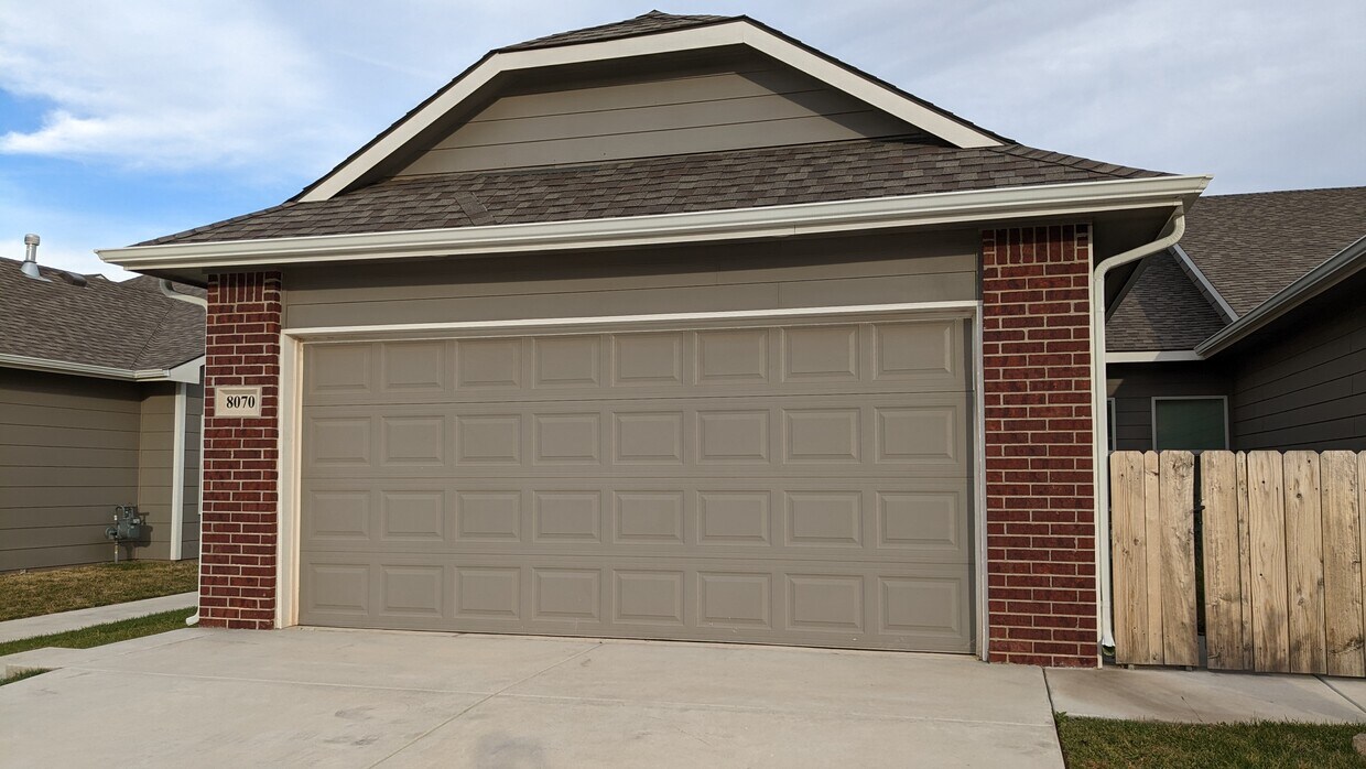 Foto principal - 8070 E 34th Ct S