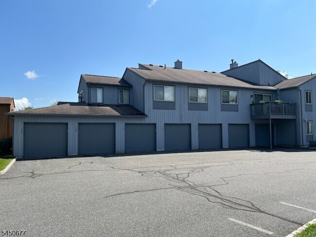 Foto del edificio - 179 Drake Ln