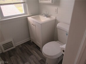 Building Photo - 39 Eldred Ave