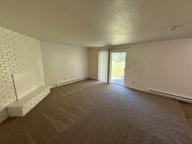 Building Photo - 3807 Iberis St NE