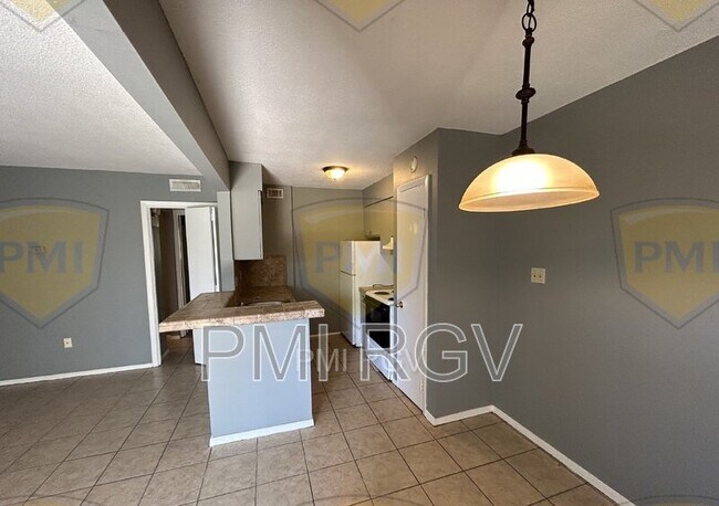 Foto del edificio - 819 Walnut Ave