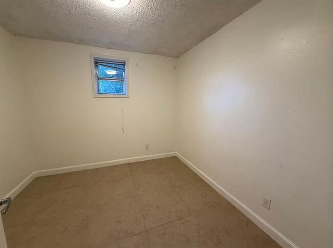 Building Photo - 803 W 28th St