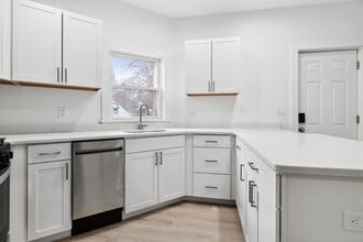 Building Photo - 4 Crest Ave