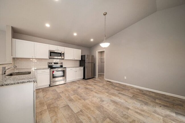 Building Photo - 2710 Blooming Bud Ln SE