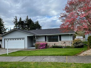 Building Photo - 21515 SE Alder St