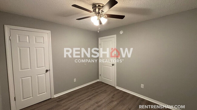 Photo - 893 Pearce St House