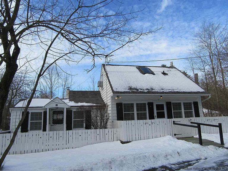 17 Library Ln, Woodstock, NY 12498 House Rental in Woodstock, NY