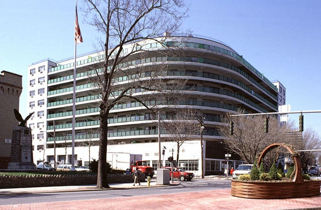 Building Photo - Cameo House