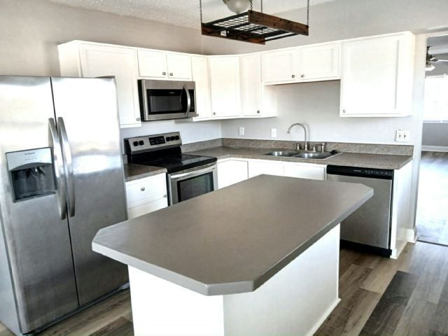 Building Photo - 10675 Seminole Blvd