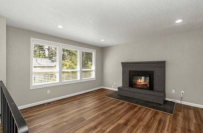 Foto del edificio - 716 N 182nd St