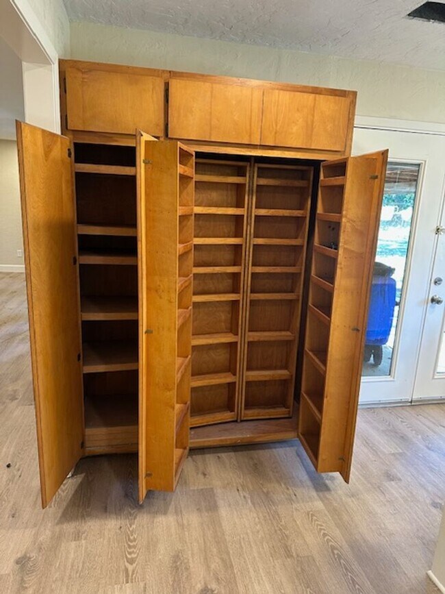 Foto del edificio - 4/2/1  LISD Fenced yard and pet friednly