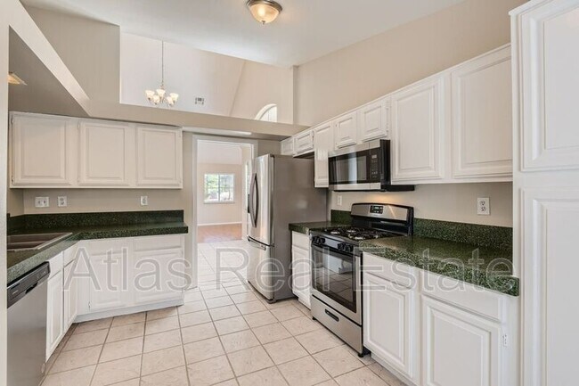 Building Photo - 430 Donner Pass Dr