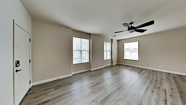 Building Photo - 4703 E Waterman St