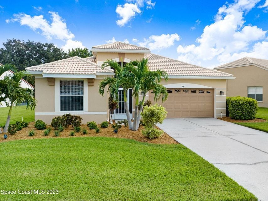Foto principal - 940 Wimbledon Dr
