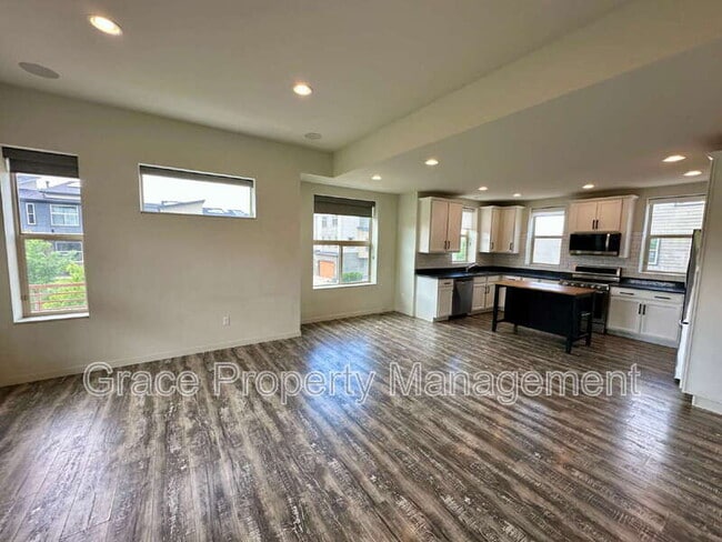 Building Photo - 10051 Belvedere Cir