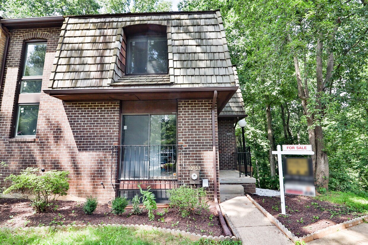 10933 Deborah Dr, Potomac, MD 20854 Townhome Rentals in Potomac MD