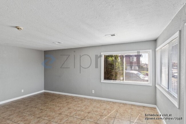 Building Photo - 166 S 37th St