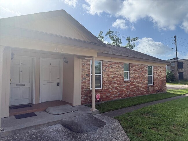 Foto del edificio - 6525 Renwick Dr